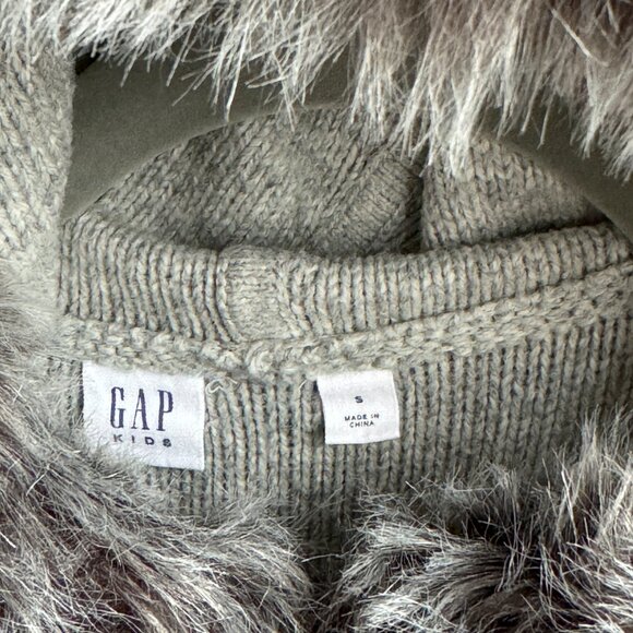GAP kids grey knitted poncho with faux fur hood - Picture 7 of 10